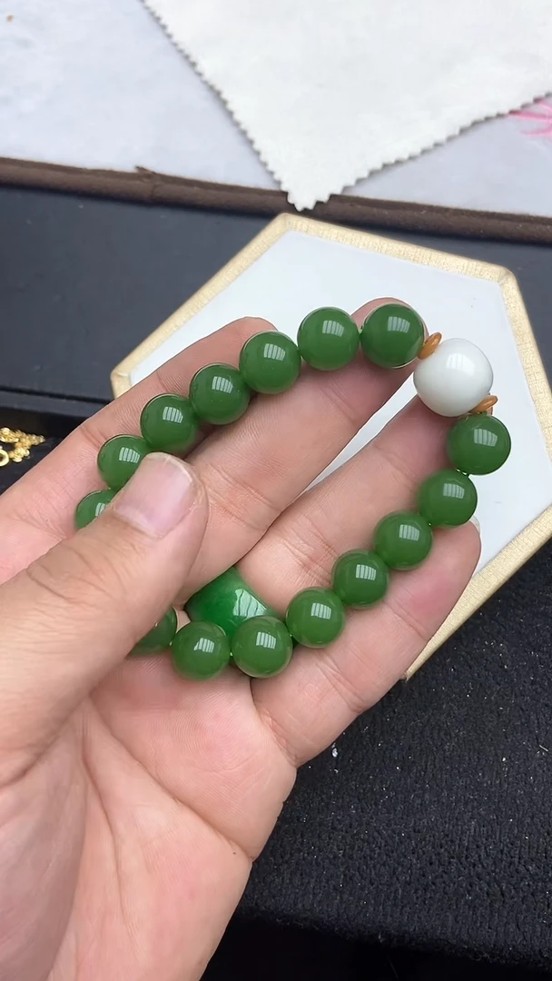 【闪购商品】翡翠手串未镶嵌缅料满绿豪镶手串