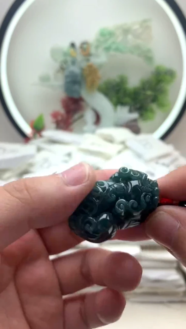 颈饰未镶嵌翡翠貔貅