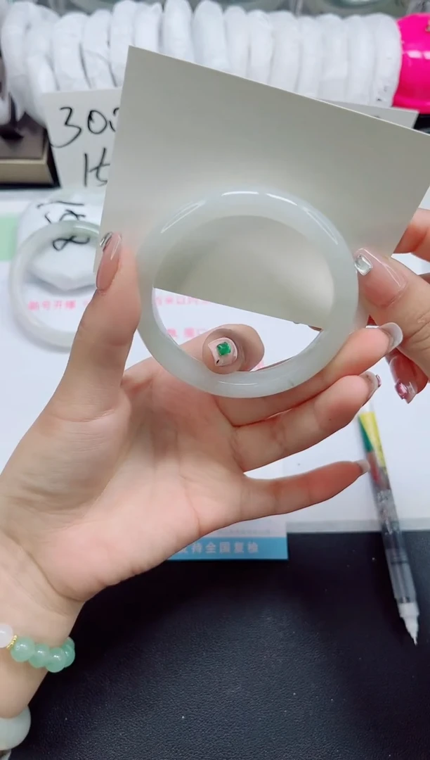 石英质玉手镯未镶嵌b236-圈口58.9