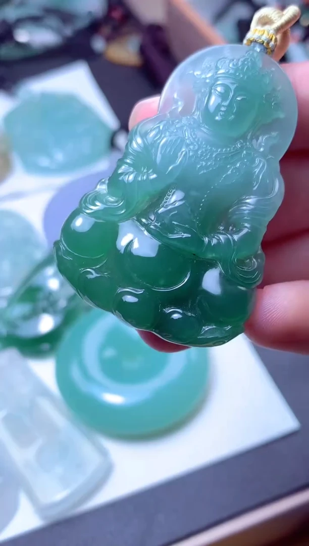 颈饰未镶嵌翡翠天然A货翡翠