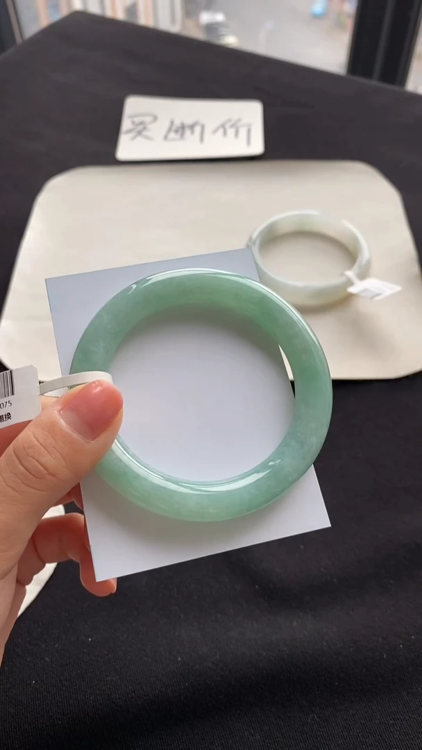【闪购商品】翡翠手镯（圆镯）未镶嵌55圆条--不退不换