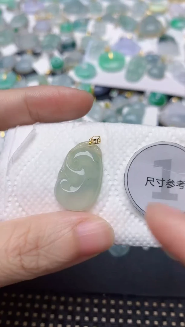 颈饰18K金镶嵌翡翠天然缅甸A货翡翠