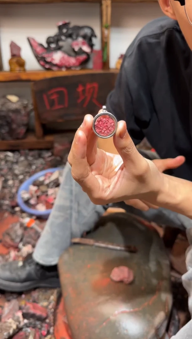 天然辰砂晶体级别粗颗粒砂