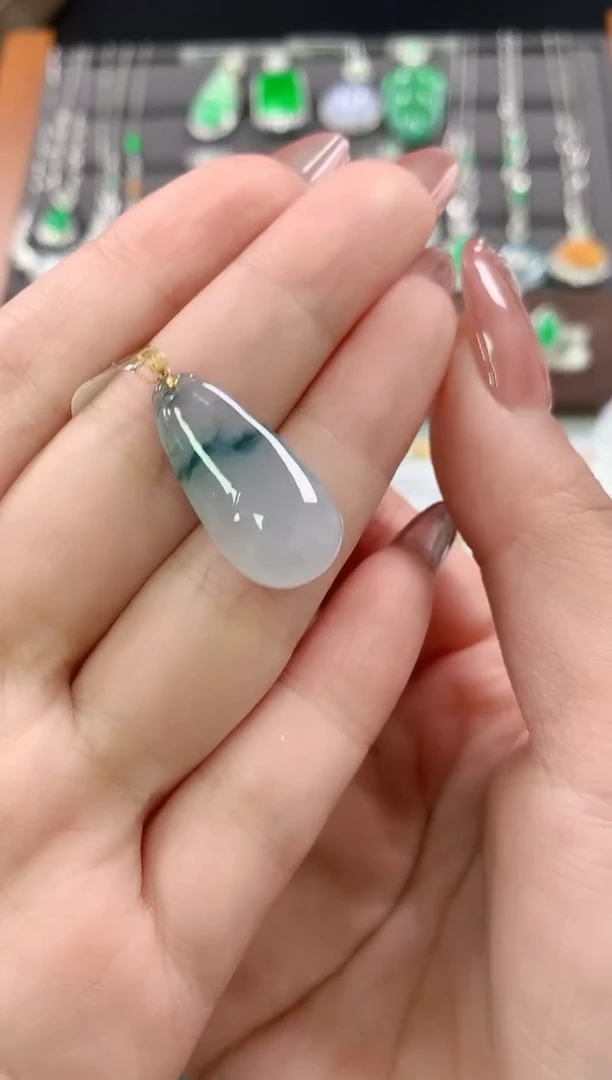 翡翠18K金镶嵌颈饰60