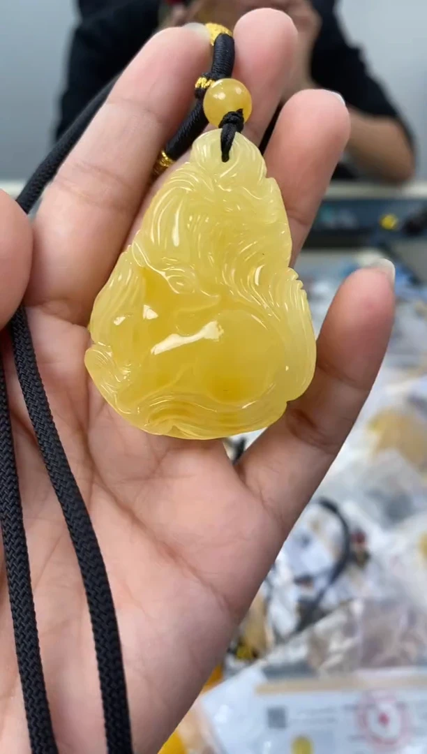 【闪购商品】琥珀裸石未镶嵌 天然琥珀蜜蜡九尾