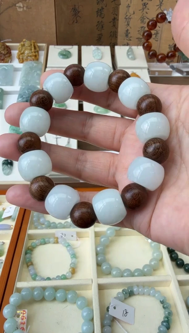 翡翠挂件未镶嵌A货翡翠多样性孤品