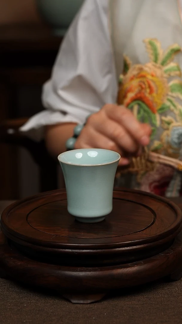 瓷片天青色闻香杯70ml 微瑕 不带礼盒