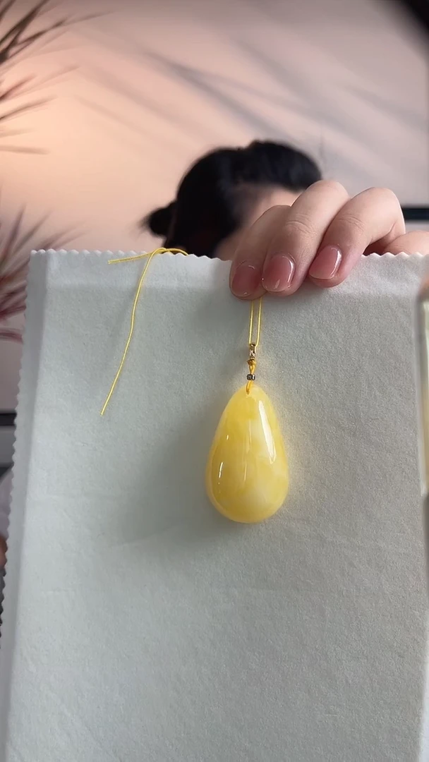 蜜蜡吊坠(赠链)未镶嵌蜜蜡水滴吊坠