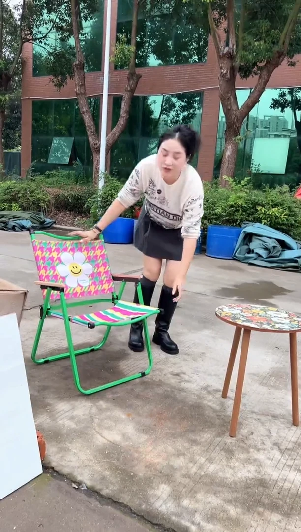 水晶玻璃吸管款花朵凳子