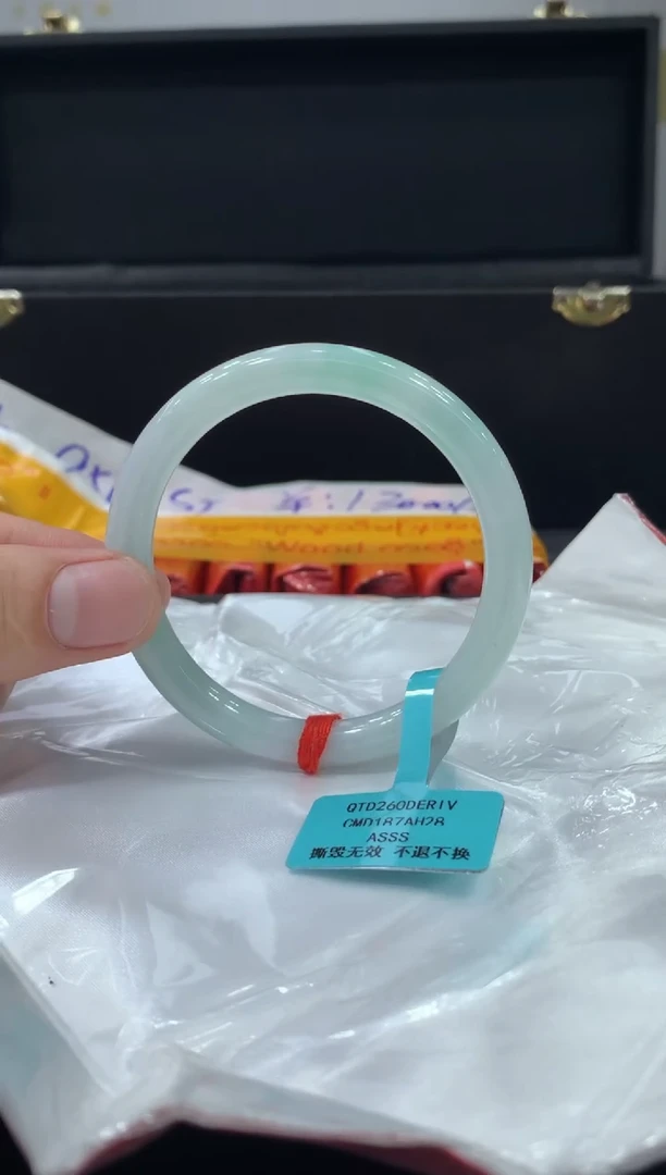 未镶嵌手镯翡翠翡翠手镯