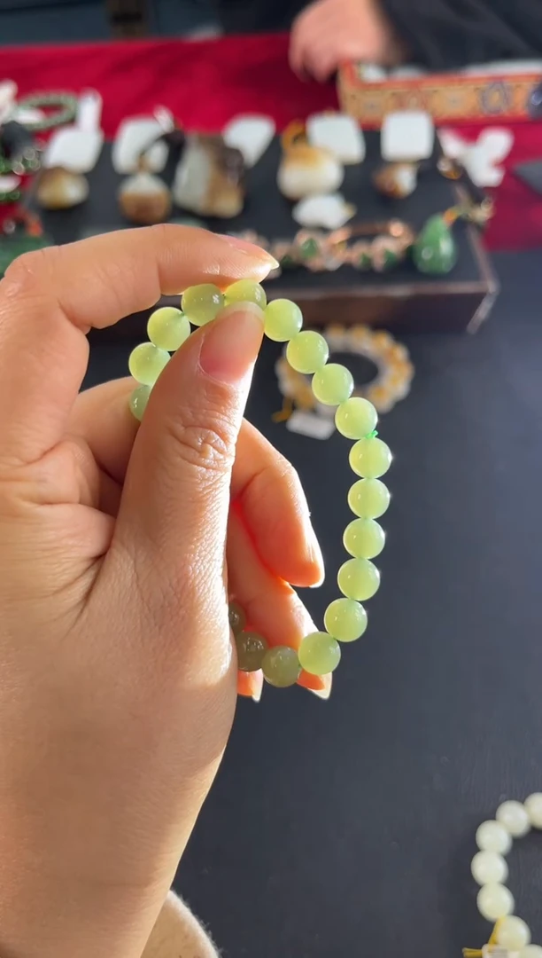 颈饰未镶嵌和田玉手串