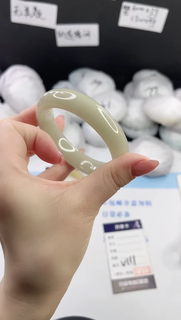 未镶嵌手镯石英质玉多样性发货V111