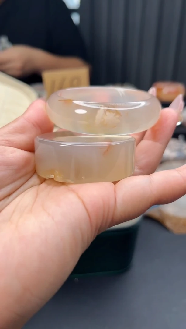 石英质玉手镯未镶嵌赠送镯心（圈口51