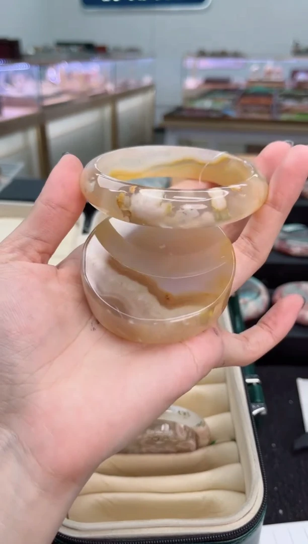 石英质玉手镯未镶嵌63圈口（赠品镯心）6427206