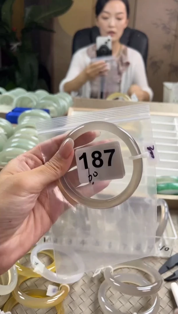 手镯玛瑙/玉髓未镶嵌咕**噜187