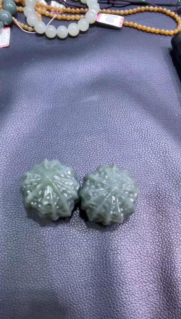 吊坠(赠链)未镶嵌和田玉济**明且末蓝核桃（产地直发）