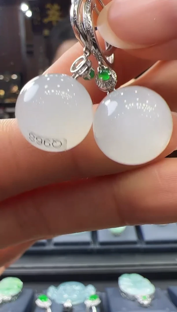 【闪购商品】翡翠耳饰18K金镶嵌耳扣