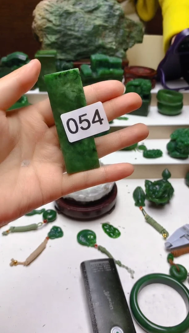 未镶嵌和田玉（碧玉）珠宝半成品微瑕