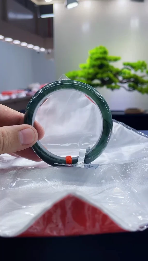 未镶嵌手镯翡翠3