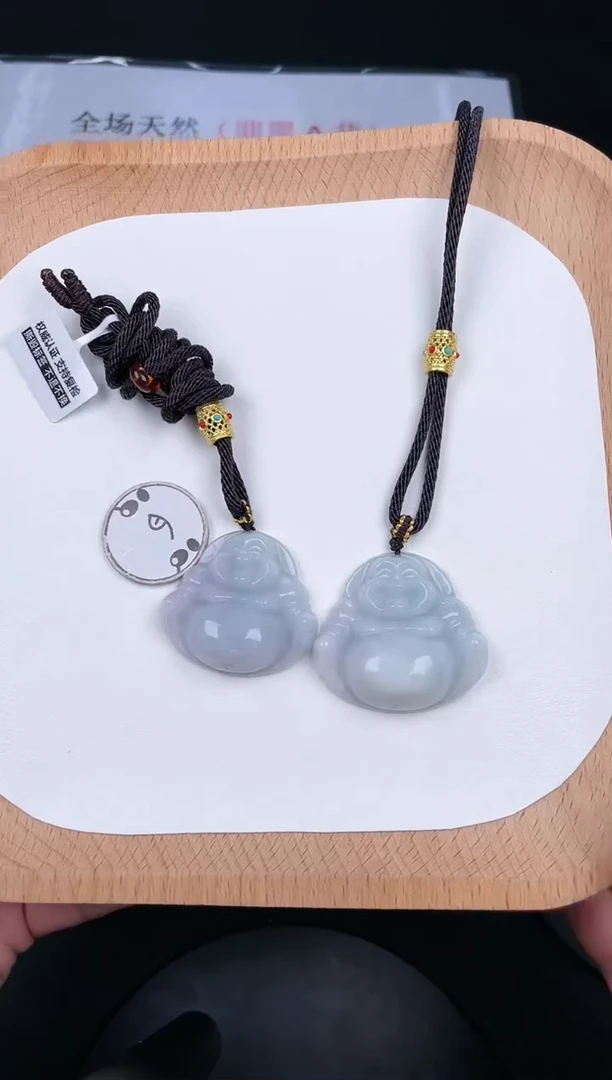 翡翠未镶嵌颈饰LA016翡翠浅色中佛（多样性发其一）
