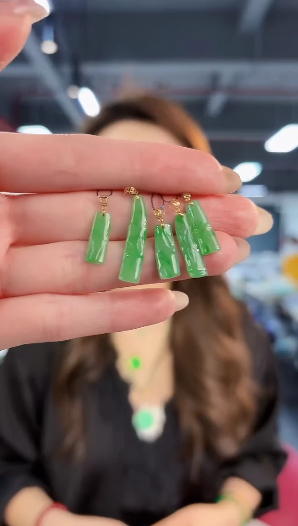 【闪购商品】翡翠颈饰18K金镶嵌缅料A货/多样性发货/一件