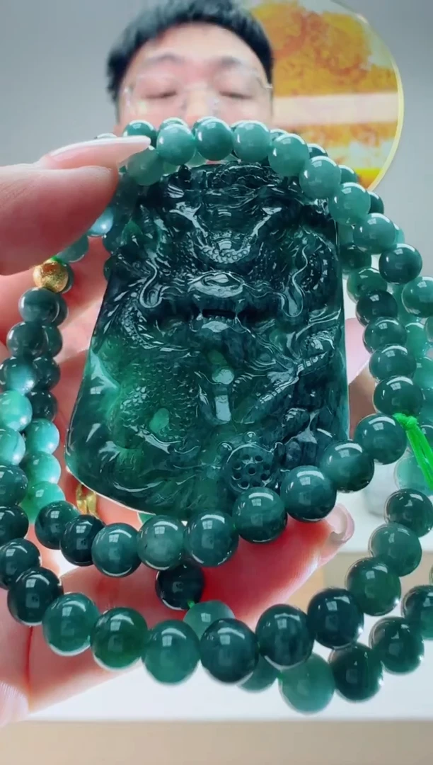 翡翠未镶嵌颈饰111111111111