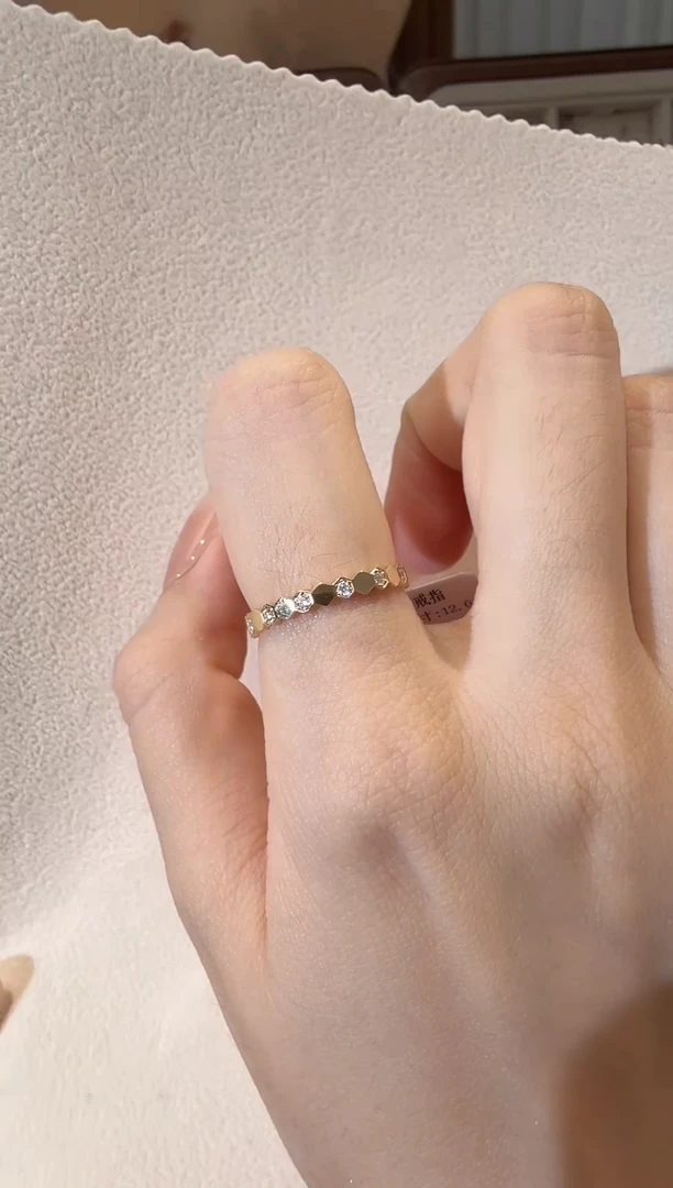 18K金镶嵌实验室培育钻石蜂巢戒指12圈