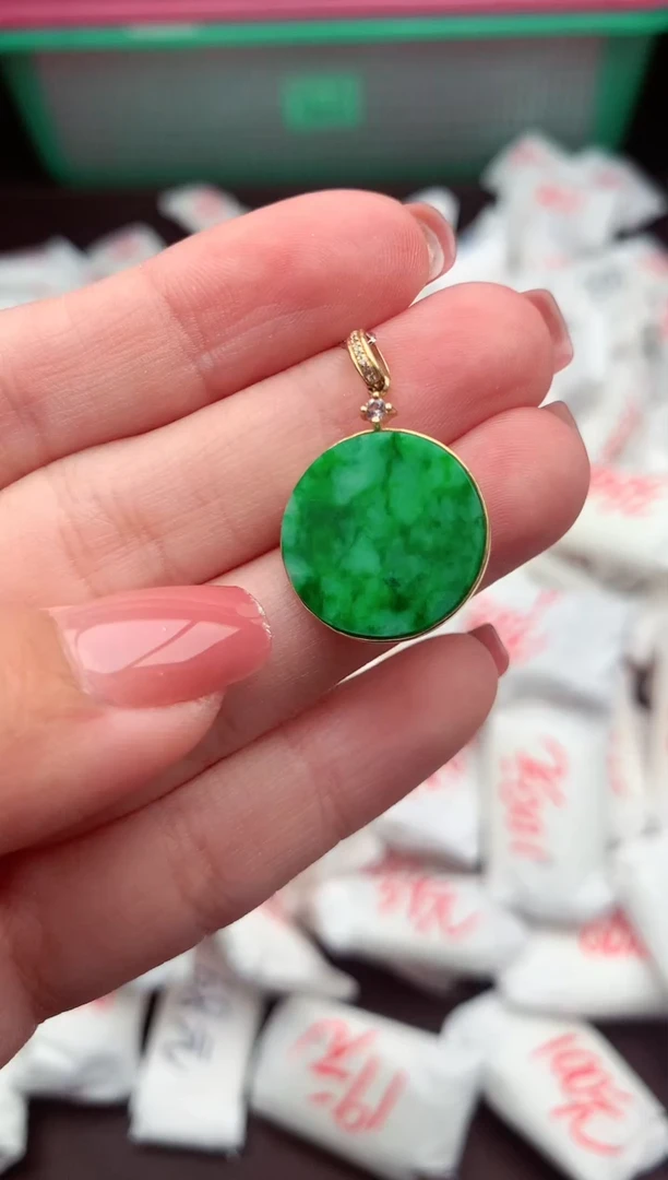 【闪购商品】翡翠颈饰18K金镶嵌一