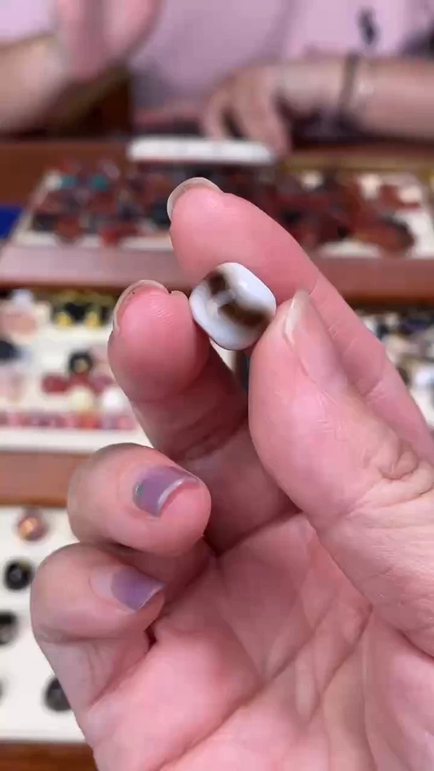 玛瑙/玉髓颈饰未镶嵌76虎牙