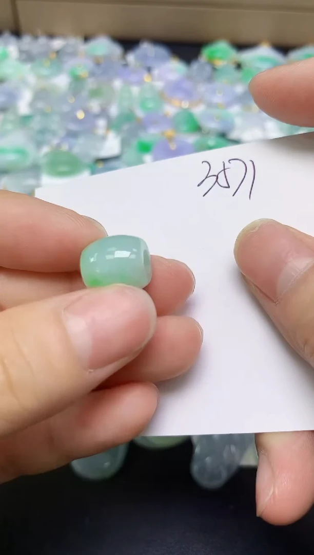 翡翠未镶嵌颈饰 天然缅甸翡翠A货