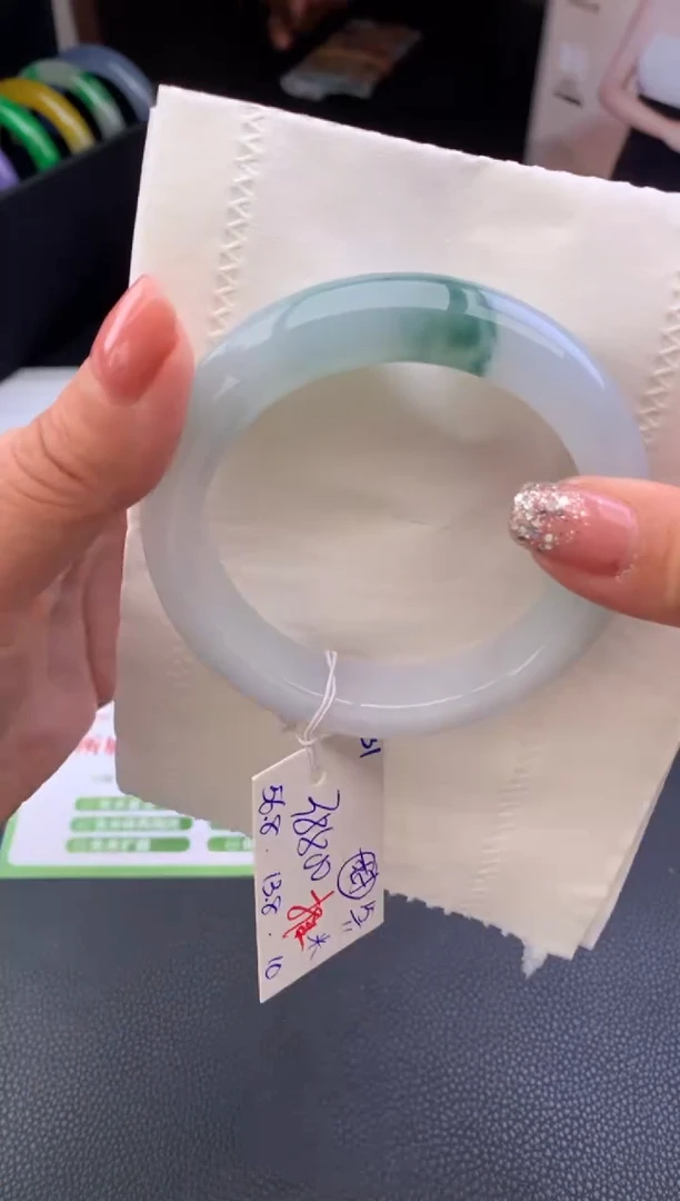 未镶嵌手镯翡翠假一赔三 手镯