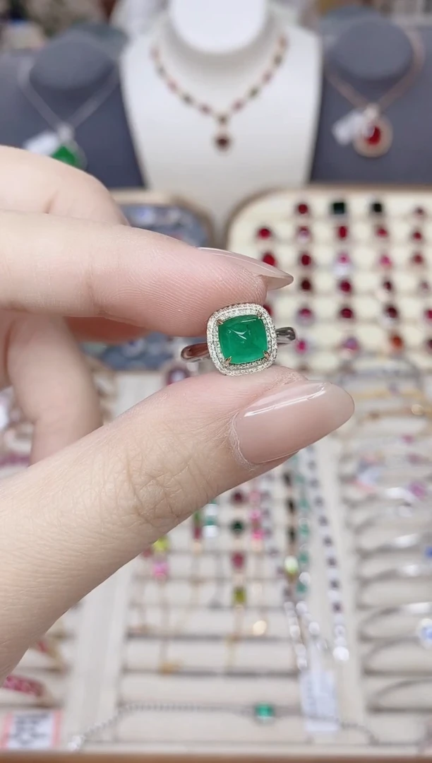 18K金镶嵌祖母绿戒指祖母绿抖*.