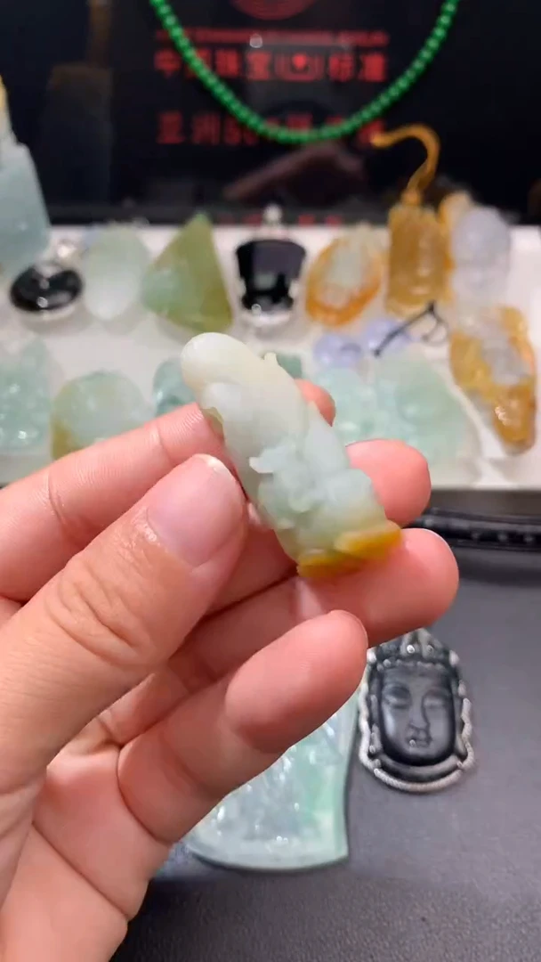 未镶嵌定制翡翠