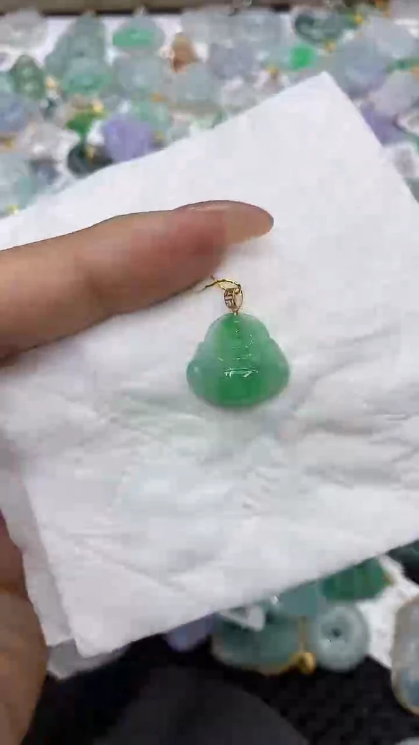 颈饰18K金镶嵌翡翠111111111111