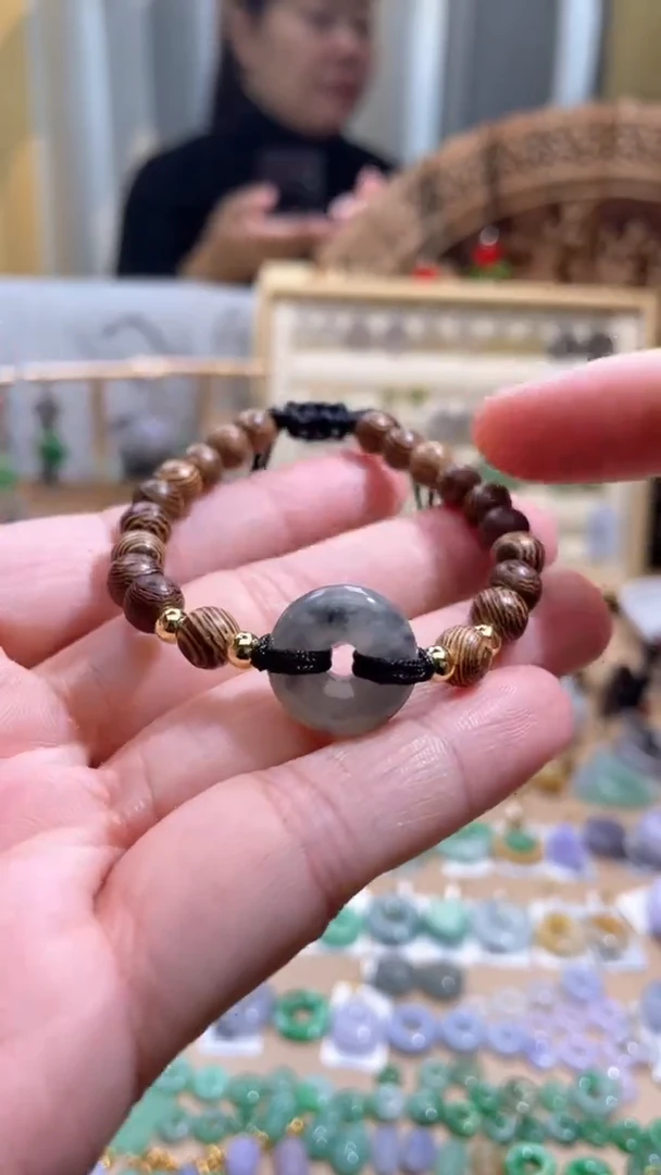 【闪购商品】翡翠颈饰未镶嵌甜甜圈手串