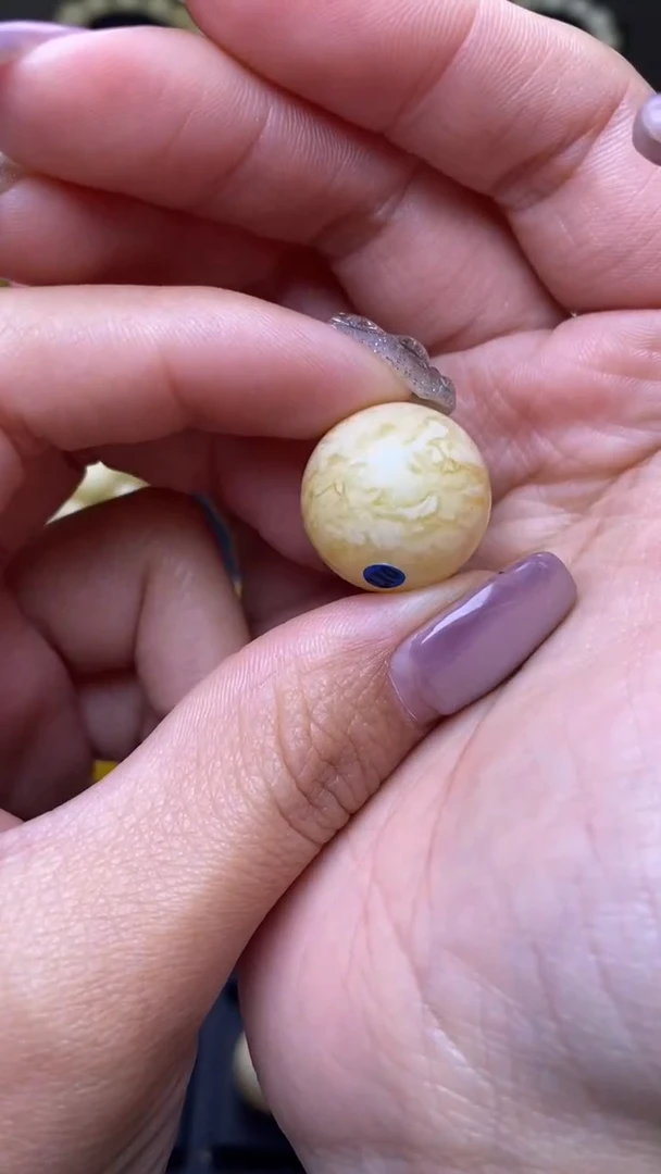 【闪购商品】琥珀裸石未镶嵌葵. 50