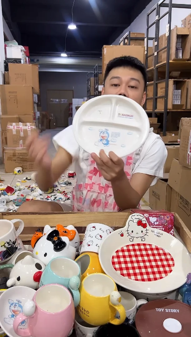 瓷片B款叮当猫分餐盘