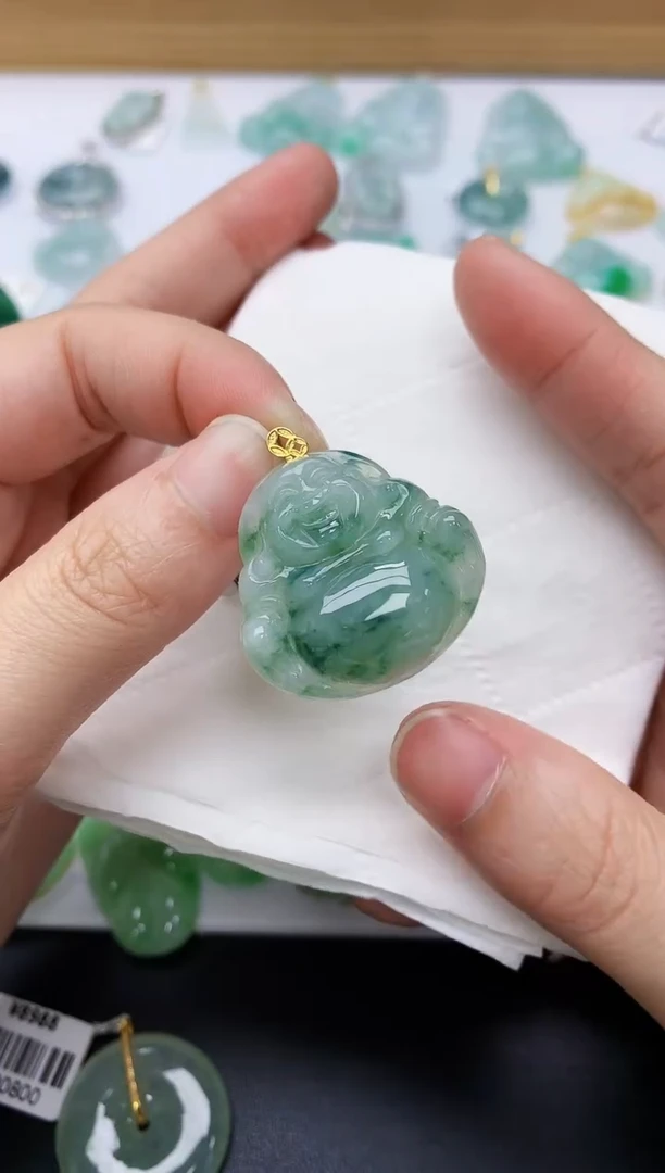 颈饰18K金镶嵌翡翠天然A货