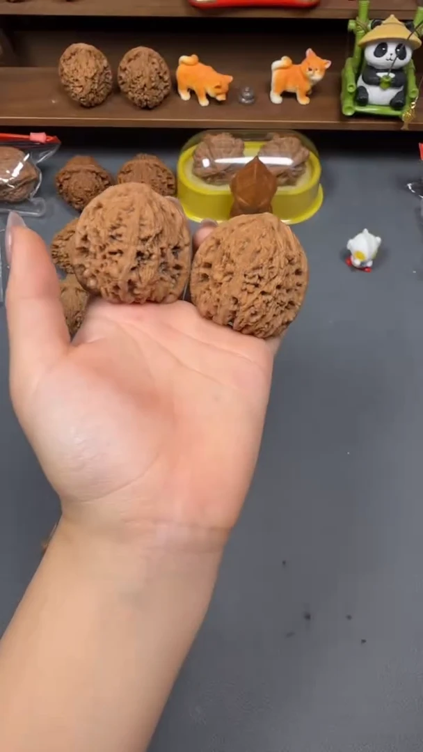 吊坠桃核航**?文玩核桃南疆石