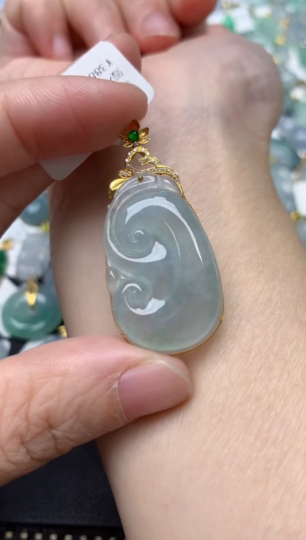 颈饰18K金镶嵌翡翠天然缅甸A货翡翠