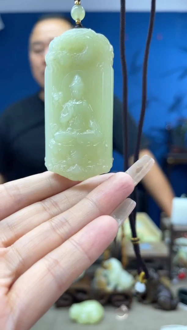 和田玉未镶嵌颈饰1