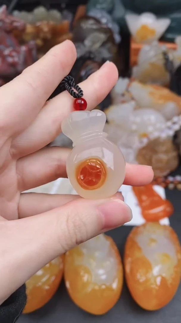 未镶嵌颈饰玛瑙/玉髓AA