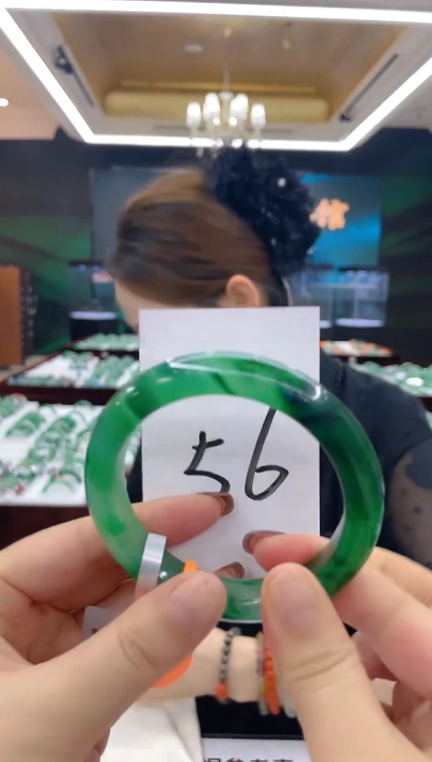 石英质玉（非洲翠）手镯未镶嵌天然冰飘花