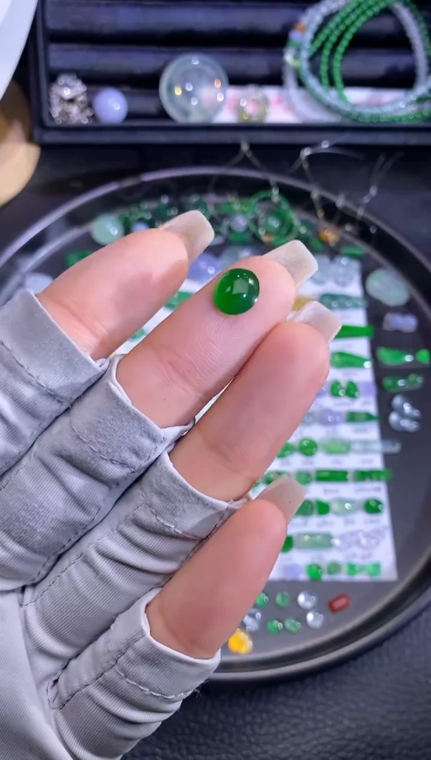 未镶嵌挂件翡翠蛋