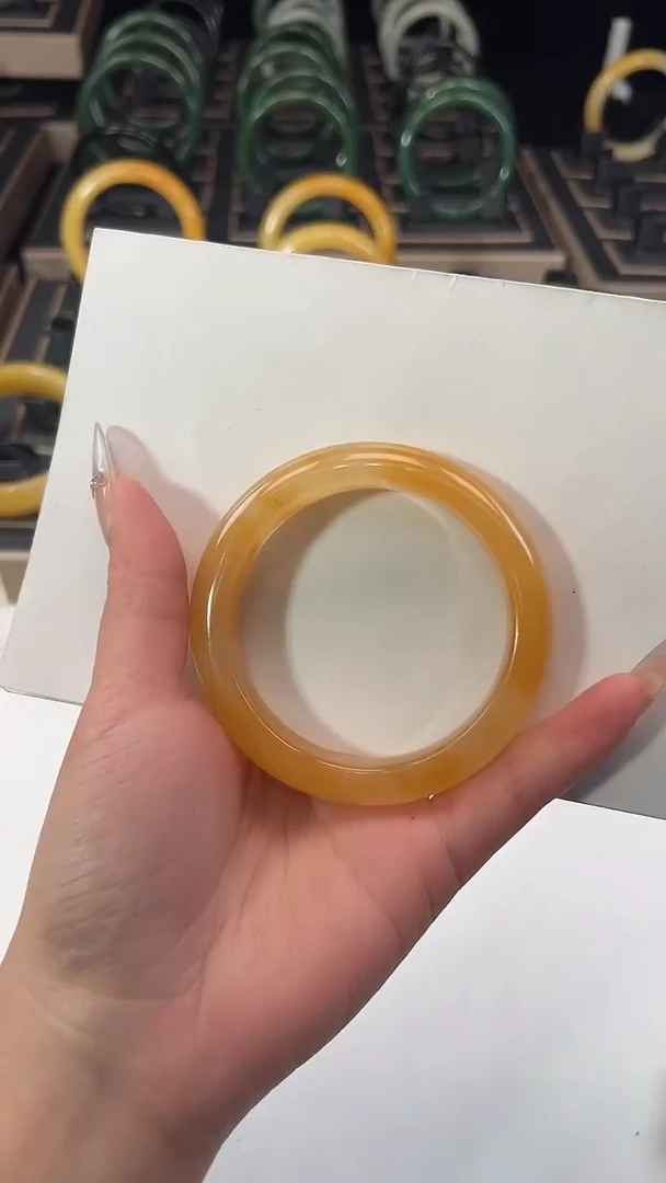未镶嵌石英质玉（黄龙玉）手镯56圈口021