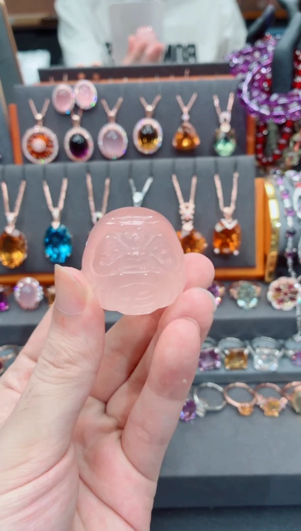 水晶珠宝半成品未镶嵌水晶雕刻件