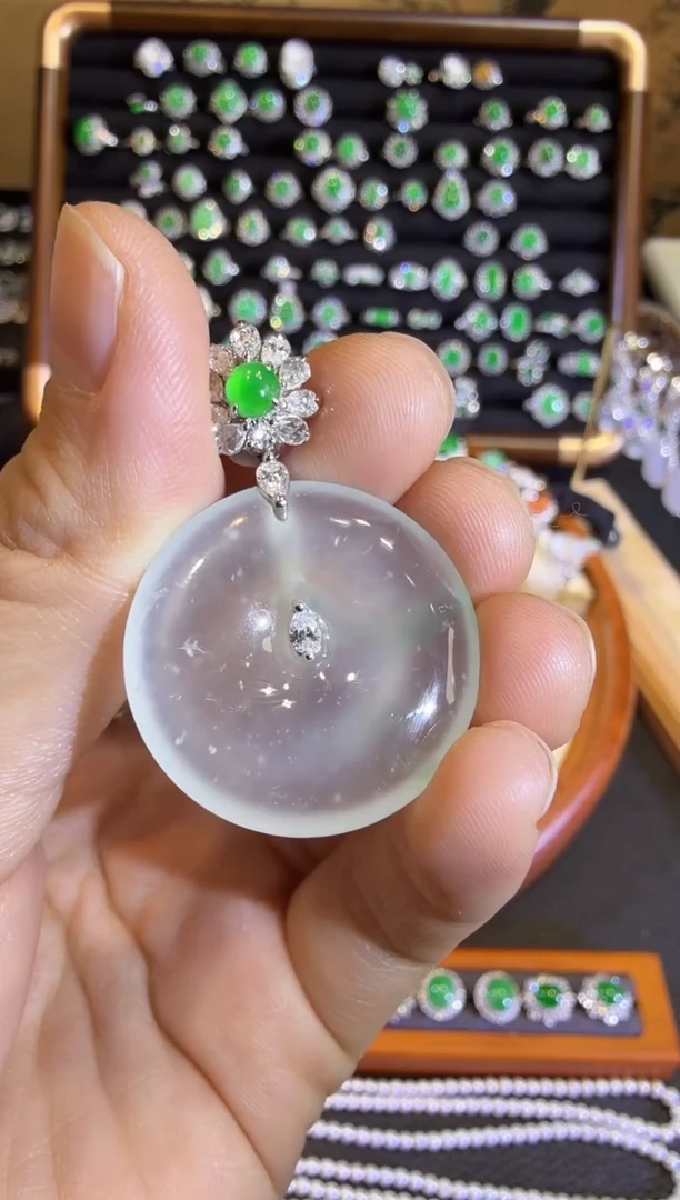 【闪购商品】翡翠吊坠(赠链)18K金镶嵌玻璃种木纳雪花棉平安扣吊坠