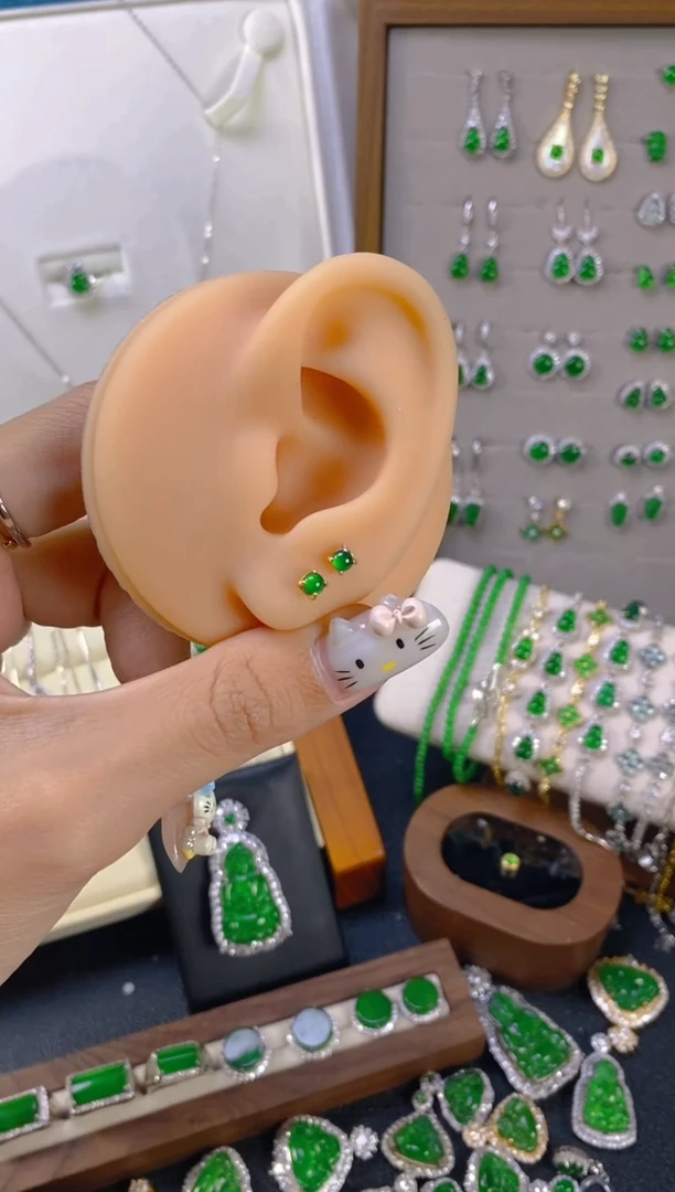 银S925镶嵌翡翠耳饰多样性