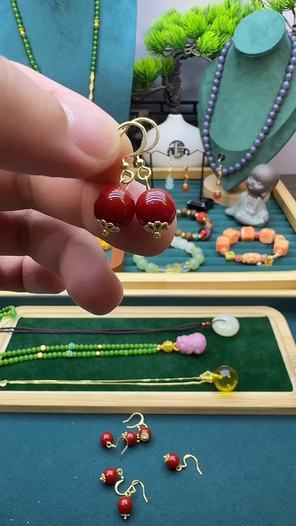 玛瑙/玉髓耳钉14K金镶嵌E161