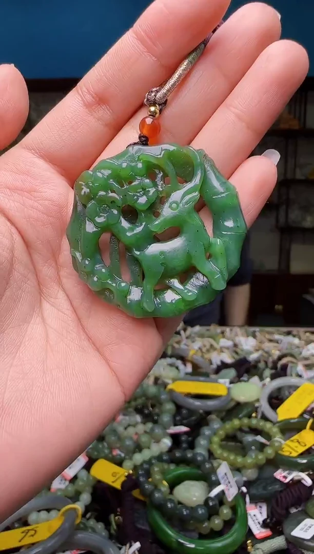 颈饰未镶嵌和田玉1